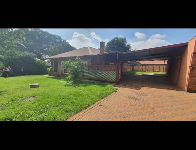 3 BEDROOM HOUSE FOR SALE IN RACEVIEW
